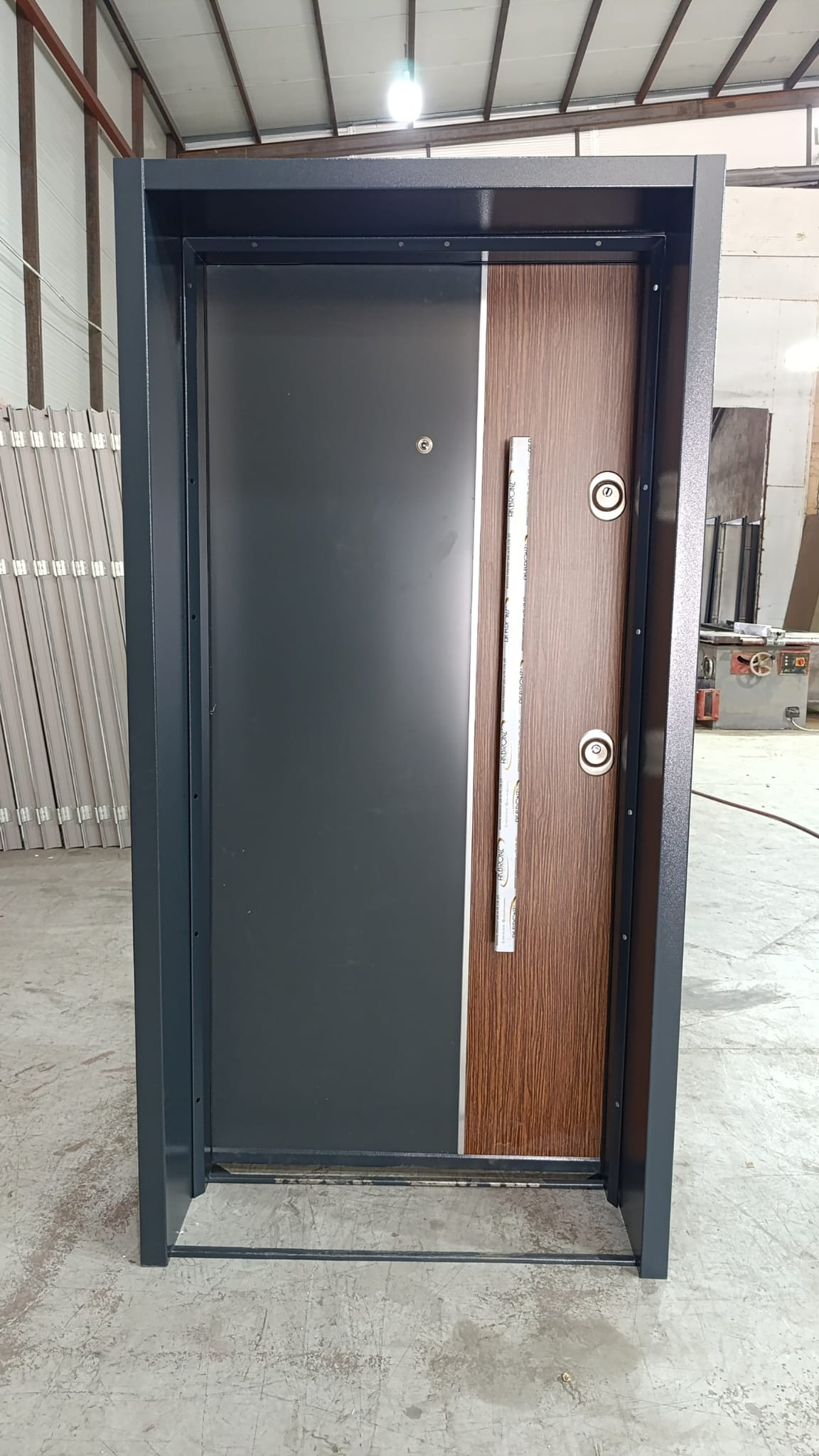 Çelik Kapı Model 22